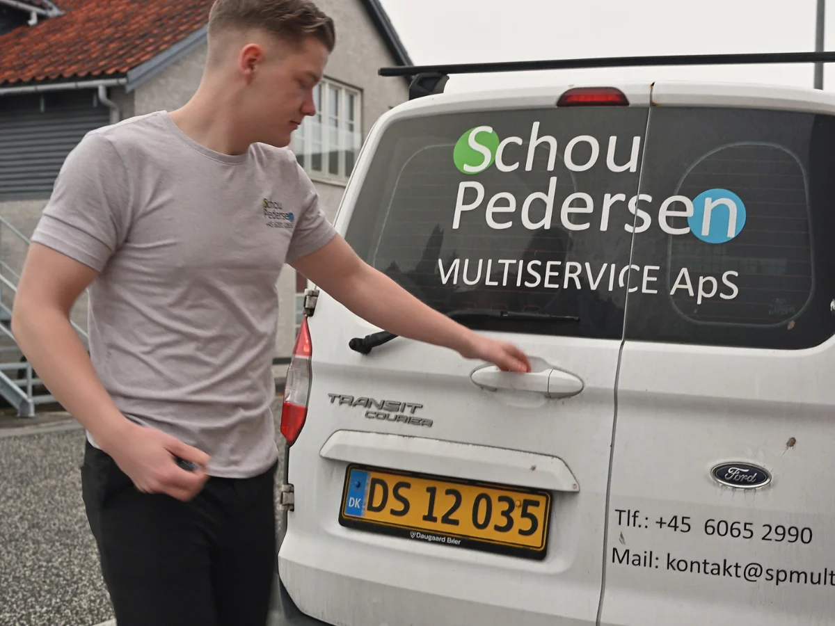 Schou Pedersen Multiservice firmabil